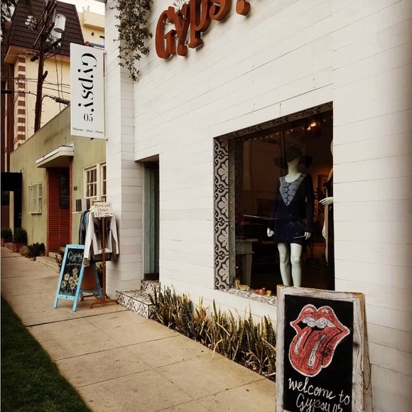 Gypsy 05-Los Angeles California Sand
Neapolitan Reversible Bikini Set. NWT - Picture 10 of 11